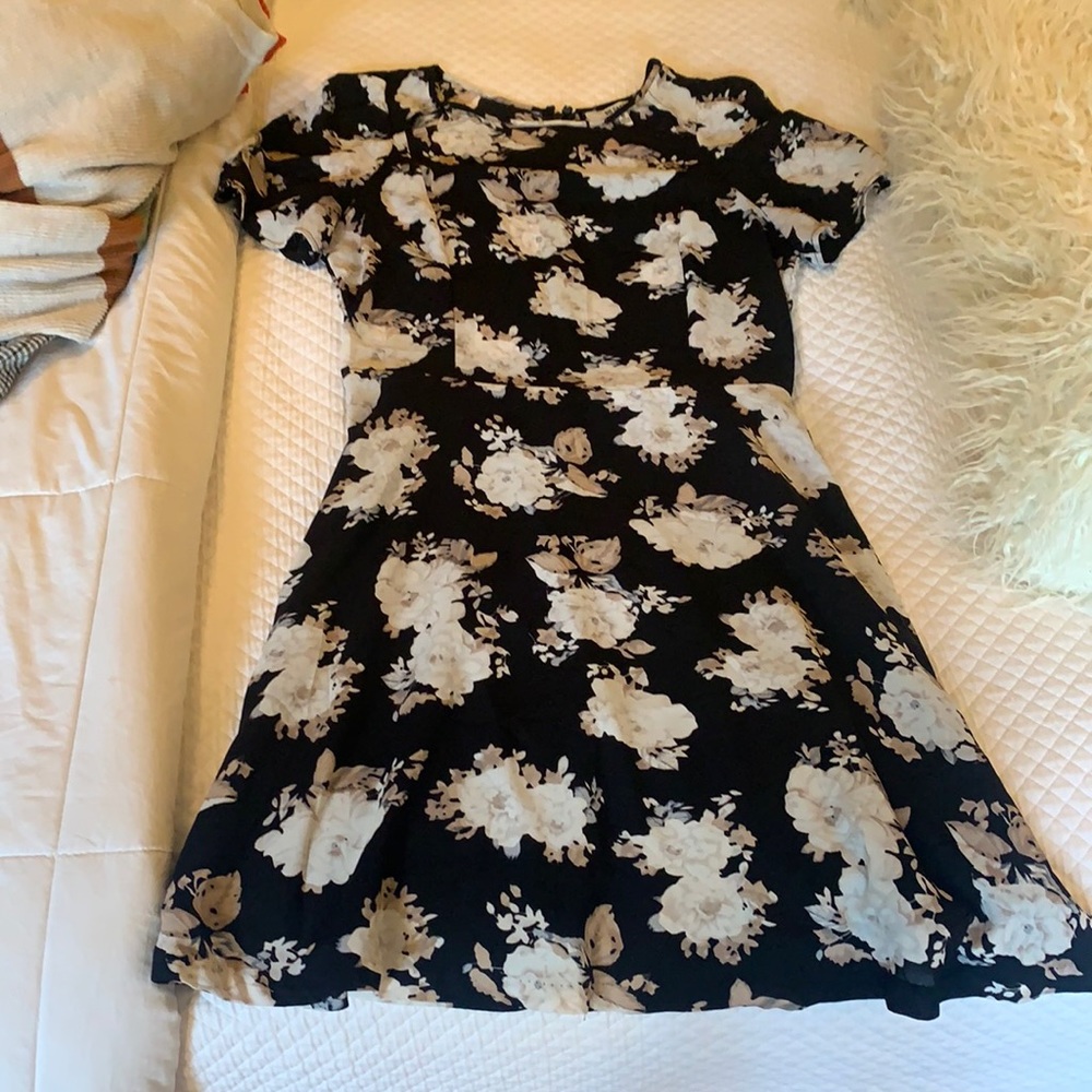 Bb Dakota floral dress with neckline detailing